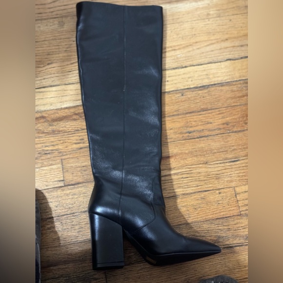 Excellent condition Stuart Weitzman Boots Size 7 - Picture 4 of 6